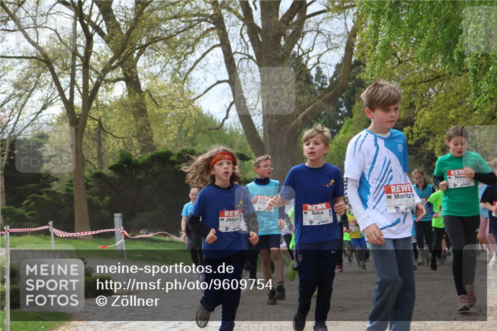 25.04.2026 - Das Zehntel Zöllner http://msf.ph/oto/9609754 25.04.2026 09:44:48 Laufen 7744, 7934 meine-sportfotos.de
