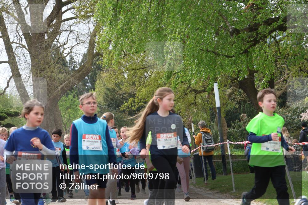 25.04.2026 - Das Zehntel Zöllner http://msf.ph/oto/9609798 25.04.2026 09:44:51 Laufen 5354, 5681, 5556, 5228 meine-sportfotos.de
