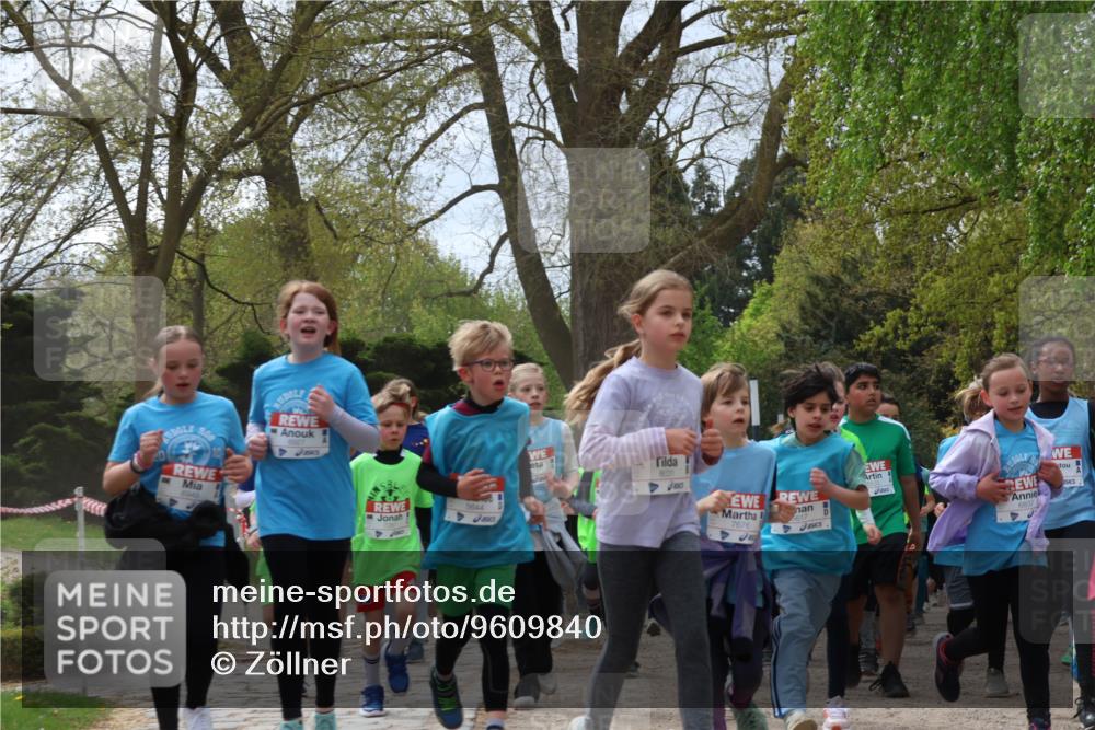 25.04.2026 - Das Zehntel Zöllner http://msf.ph/oto/9609840 25.04.2026 09:44:54 Laufen 10, 6949, 5644, 8031, 617, 7676, 20 meine-sportfotos.de