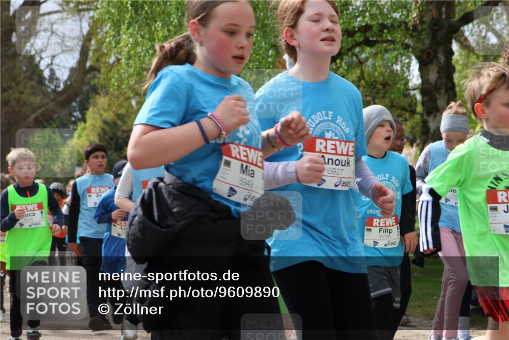 25.04.2026 - Das Zehntel Zöllner http://msf.ph/oto/9609890 25.04.2026 09:44:56 Laufen 6016, 6949, 6927, 76, 6786 meine-sportfotos.de