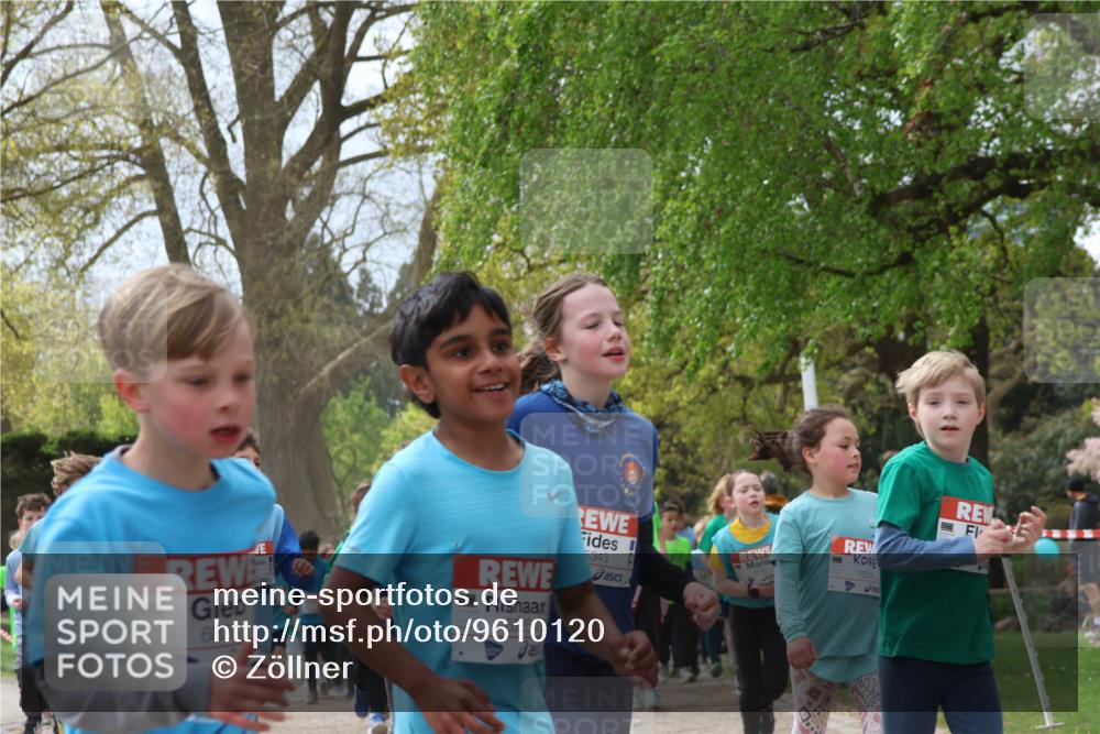 25.04.2026 - Das Zehntel Zöllner http://msf.ph/oto/9610120 25.04.2026 09:45:08 Laufen 6824, 6825, 5343, 7609 meine-sportfotos.de