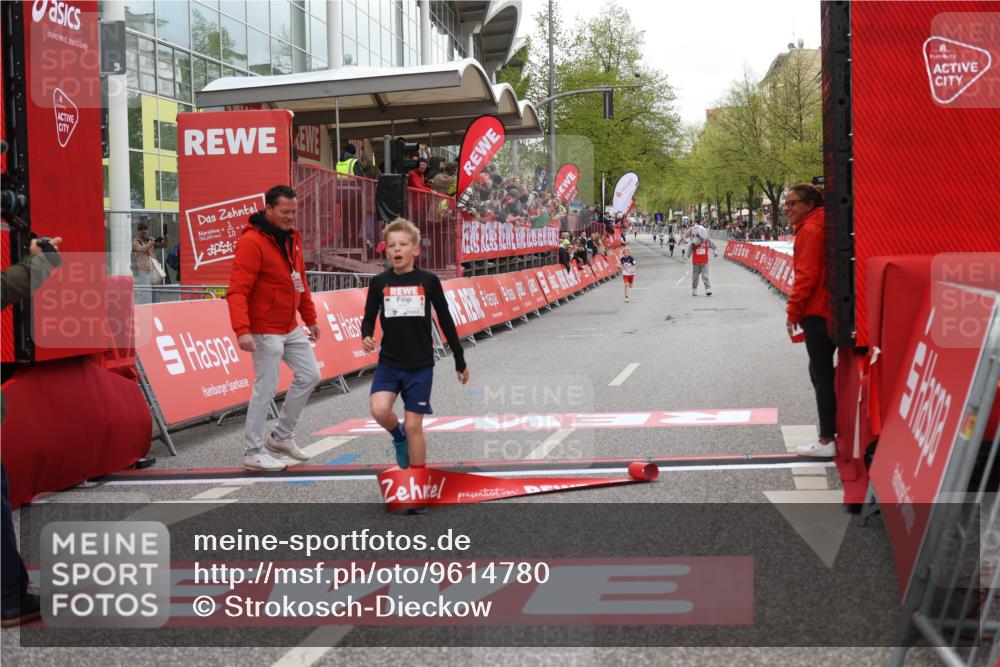 25.04.2026 - Das Zehntel Strokosch-Dieckow http://msf.ph/oto/9614780 25.04.2026 08:46:35 Ziel 4067 meine-sportfotos.de