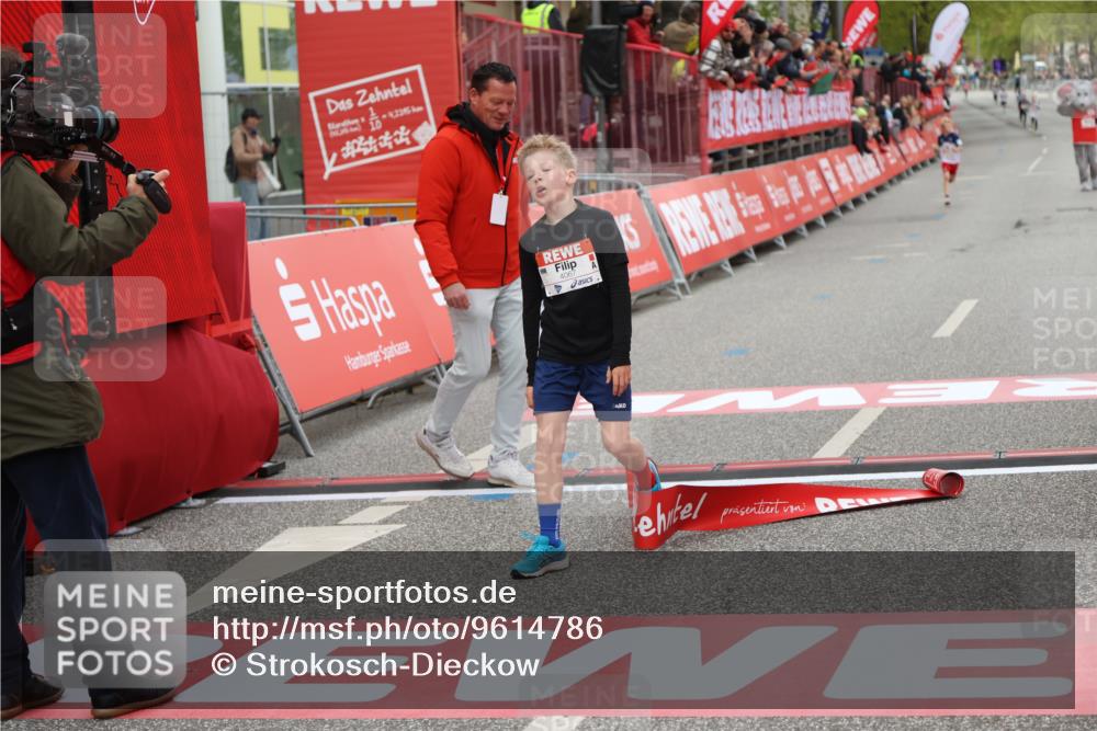 25.04.2026 - Das Zehntel Strokosch-Dieckow http://msf.ph/oto/9614786 25.04.2026 08:46:36 Ziel 4067 meine-sportfotos.de