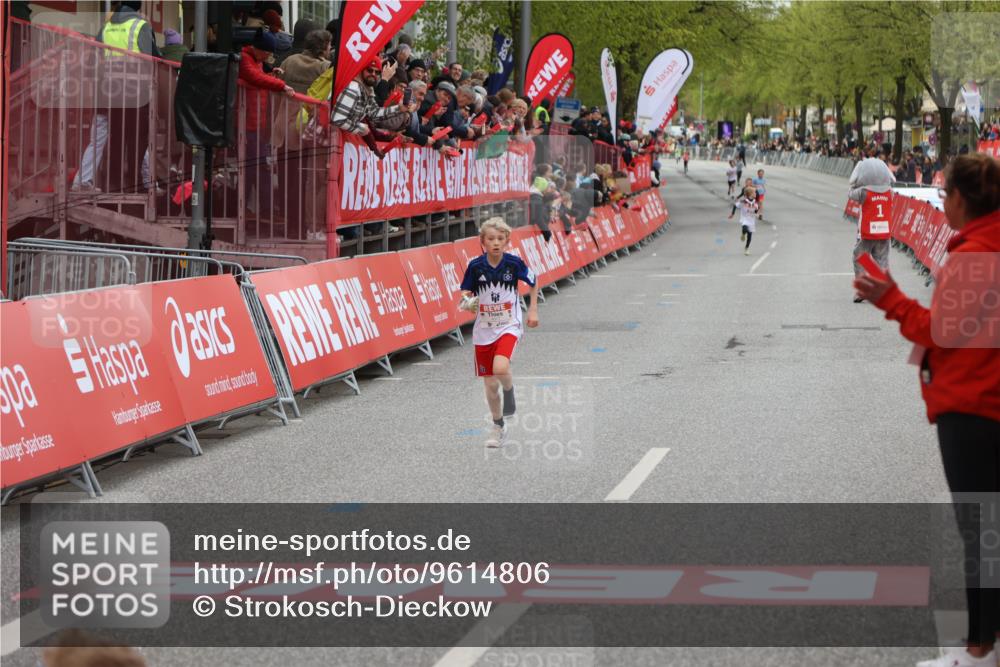 25.04.2026 - Das Zehntel Strokosch-Dieckow http://msf.ph/oto/9614806 25.04.2026 08:46:41 Ziel 4017 meine-sportfotos.de