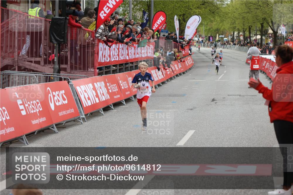 25.04.2026 - Das Zehntel Strokosch-Dieckow http://msf.ph/oto/9614812 25.04.2026 08:46:41 Ziel 4017 meine-sportfotos.de