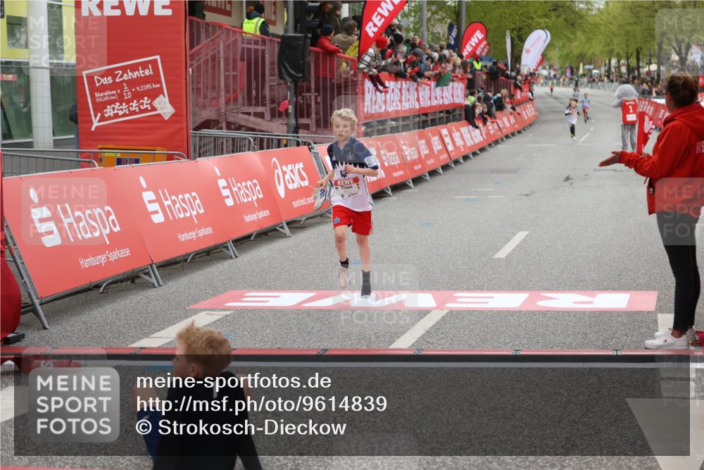 25.04.2026 - Das Zehntel Strokosch-Dieckow http://msf.ph/oto/9614839 25.04.2026 08:46:42 Ziel 4017 meine-sportfotos.de