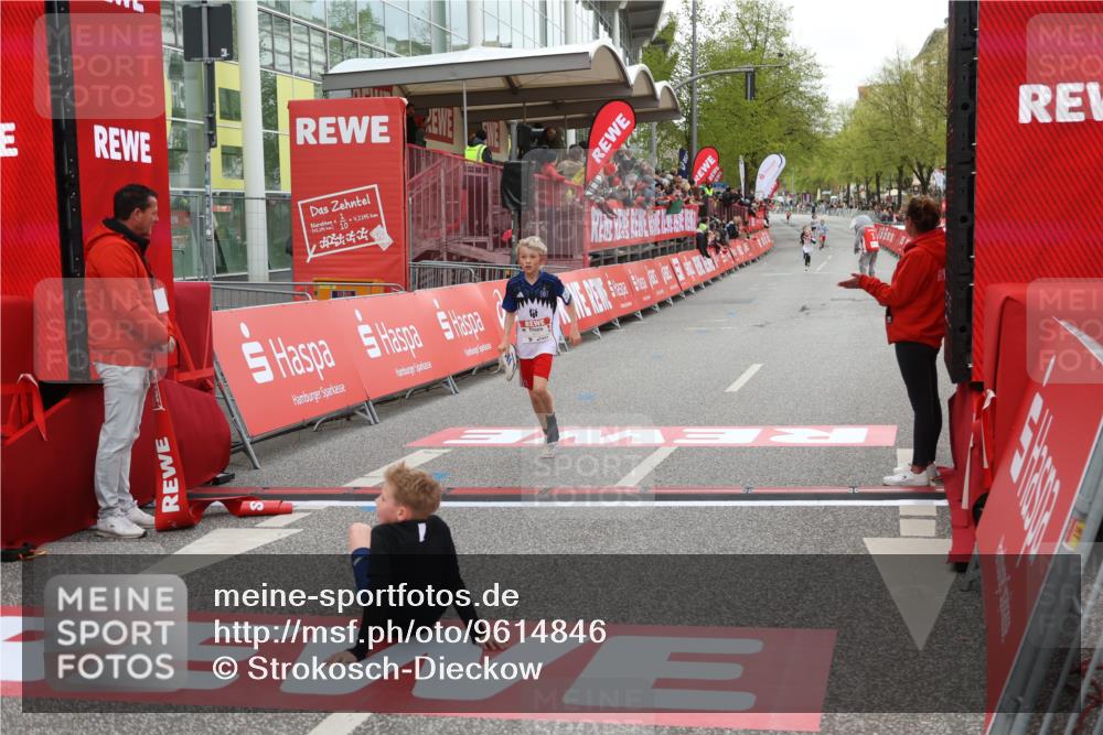 25.04.2026 - Das Zehntel Strokosch-Dieckow http://msf.ph/oto/9614846 25.04.2026 08:46:43 Ziel 4017 meine-sportfotos.de