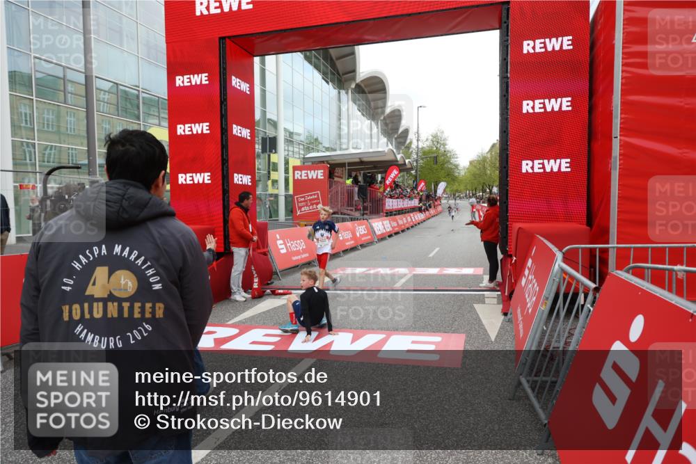 25.04.2026 - Das Zehntel Strokosch-Dieckow http://msf.ph/oto/9614901 25.04.2026 08:46:44 Ziel 4017 meine-sportfotos.de
