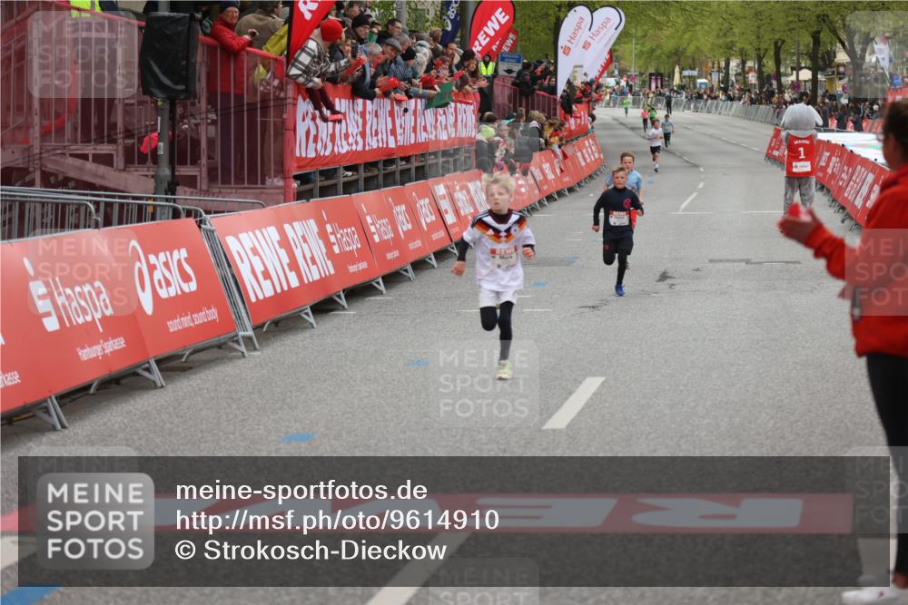25.04.2026 - Das Zehntel Strokosch-Dieckow http://msf.ph/oto/9614910 25.04.2026 08:46:49 Ziel 4017 meine-sportfotos.de
