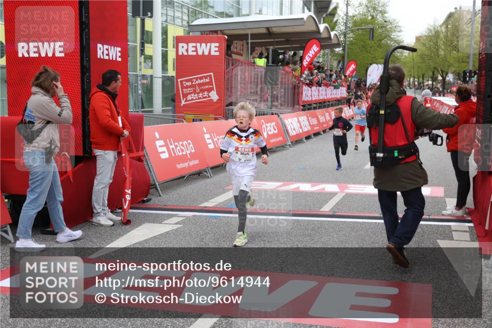 25.04.2026 - Das Zehntel Strokosch-Dieckow http://msf.ph/oto/9614944 25.04.2026 08:46:52 Ziel 2328, 3081 meine-sportfotos.de