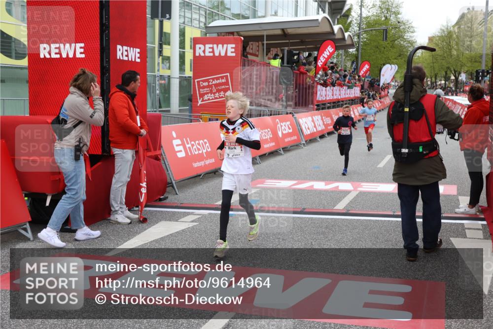 25.04.2026 - Das Zehntel Strokosch-Dieckow http://msf.ph/oto/9614964 25.04.2026 08:46:53 Ziel 1221, 2328, 3081 meine-sportfotos.de