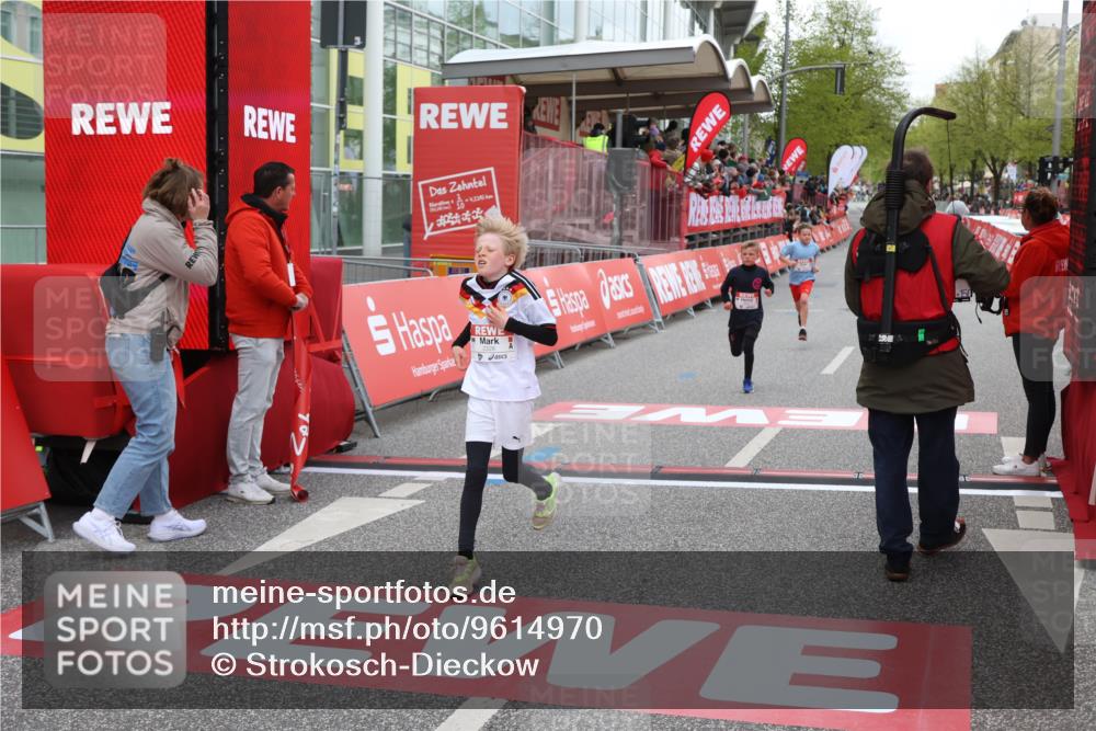 25.04.2026 - Das Zehntel Strokosch-Dieckow http://msf.ph/oto/9614970 25.04.2026 08:46:53 Ziel 1221, 2328, 3081 meine-sportfotos.de