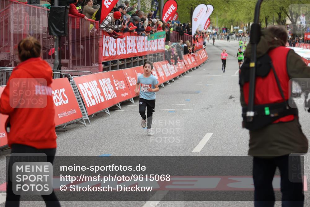 25.04.2026 - Das Zehntel Strokosch-Dieckow http://msf.ph/oto/9615068 25.04.2026 08:47:09 Ziel 3582 meine-sportfotos.de