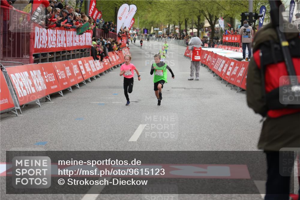 25.04.2026 - Das Zehntel Strokosch-Dieckow http://msf.ph/oto/9615123 25.04.2026 08:47:15 Ziel 2043, 3582 meine-sportfotos.de