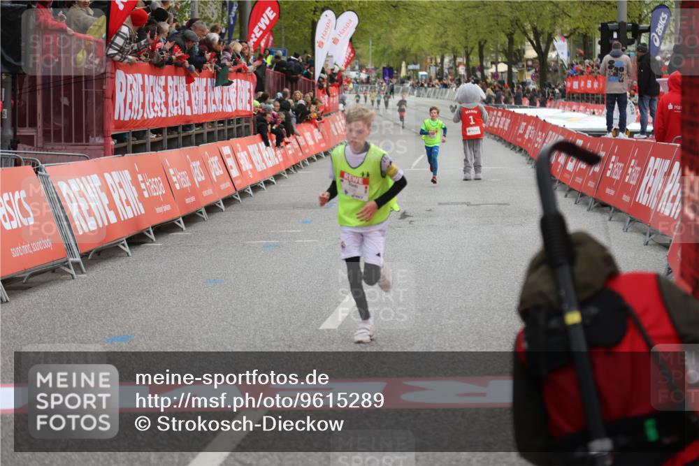 25.04.2026 - Das Zehntel Strokosch-Dieckow http://msf.ph/oto/9615289 25.04.2026 08:47:25 Ziel 3188, 3339, 3997 meine-sportfotos.de