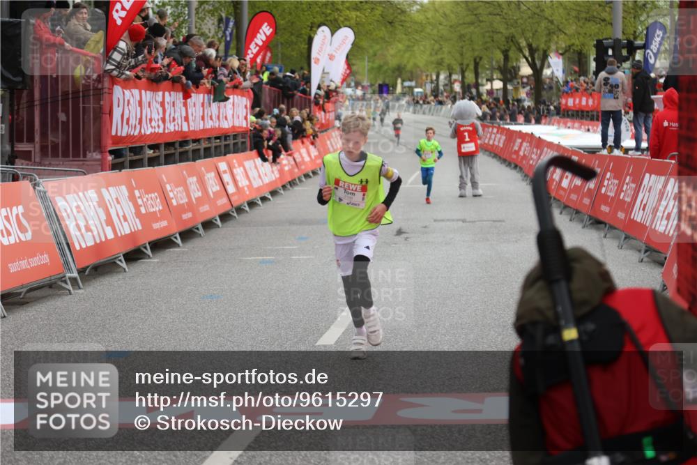 25.04.2026 - Das Zehntel Strokosch-Dieckow http://msf.ph/oto/9615297 25.04.2026 08:47:25 Ziel 3188, 3339, 3997 meine-sportfotos.de