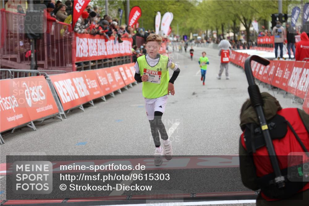 25.04.2026 - Das Zehntel Strokosch-Dieckow http://msf.ph/oto/9615303 25.04.2026 08:47:26 Ziel 3188, 3339, 3997 meine-sportfotos.de