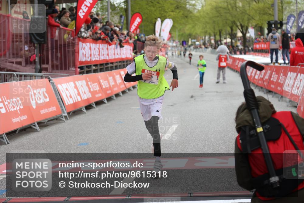 25.04.2026 - Das Zehntel Strokosch-Dieckow http://msf.ph/oto/9615318 25.04.2026 08:47:26 Ziel 3188, 3339, 3997 meine-sportfotos.de