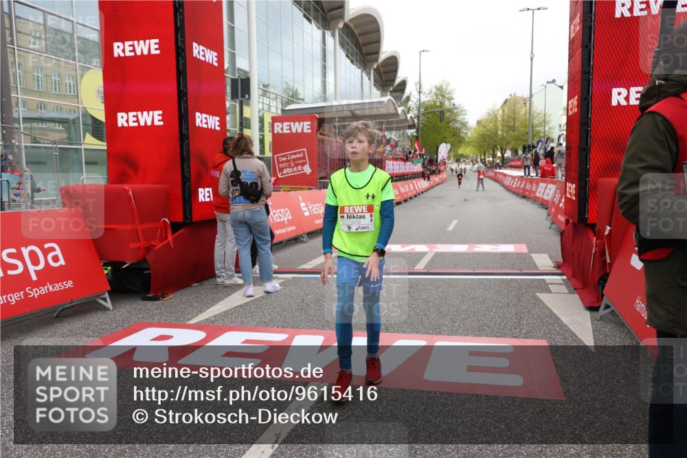 25.04.2026 - Das Zehntel Strokosch-Dieckow http://msf.ph/oto/9615416 25.04.2026 08:47:35 Ziel 3232 meine-sportfotos.de
