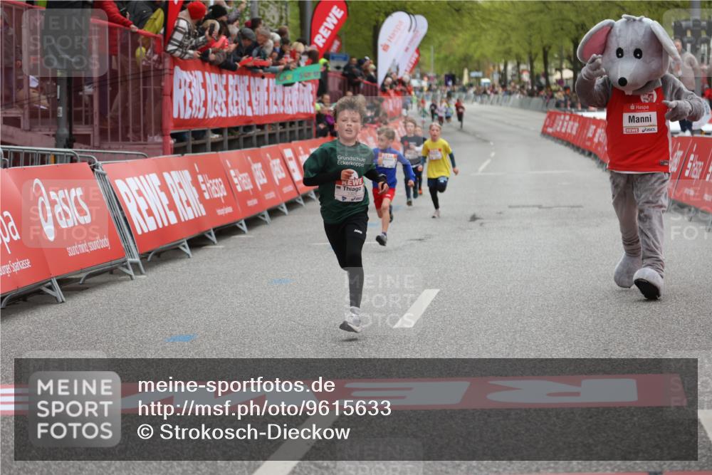 25.04.2026 - Das Zehntel Strokosch-Dieckow http://msf.ph/oto/9615633 25.04.2026 08:47:51 Ziel 1324, 1726 meine-sportfotos.de