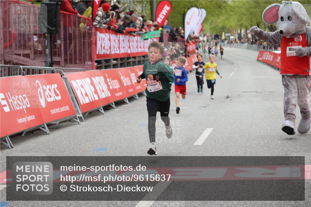 25.04.2026 - Das Zehntel Strokosch-Dieckow http://msf.ph/oto/9615637 25.04.2026 08:47:51 Ziel 1324, 1726 meine-sportfotos.de