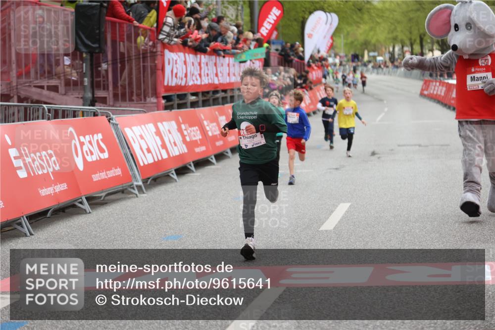 25.04.2026 - Das Zehntel Strokosch-Dieckow http://msf.ph/oto/9615641 25.04.2026 08:47:51 Ziel 1324, 1726 meine-sportfotos.de