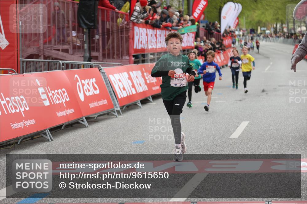 25.04.2026 - Das Zehntel Strokosch-Dieckow http://msf.ph/oto/9615650 25.04.2026 08:47:51 Ziel 1324, 1726 meine-sportfotos.de
