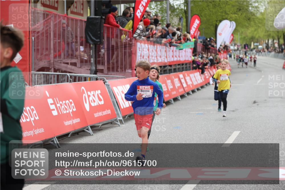 25.04.2026 - Das Zehntel Strokosch-Dieckow http://msf.ph/oto/9615700 25.04.2026 08:47:53 Ziel 1324, 1726, 1999, 2160 meine-sportfotos.de