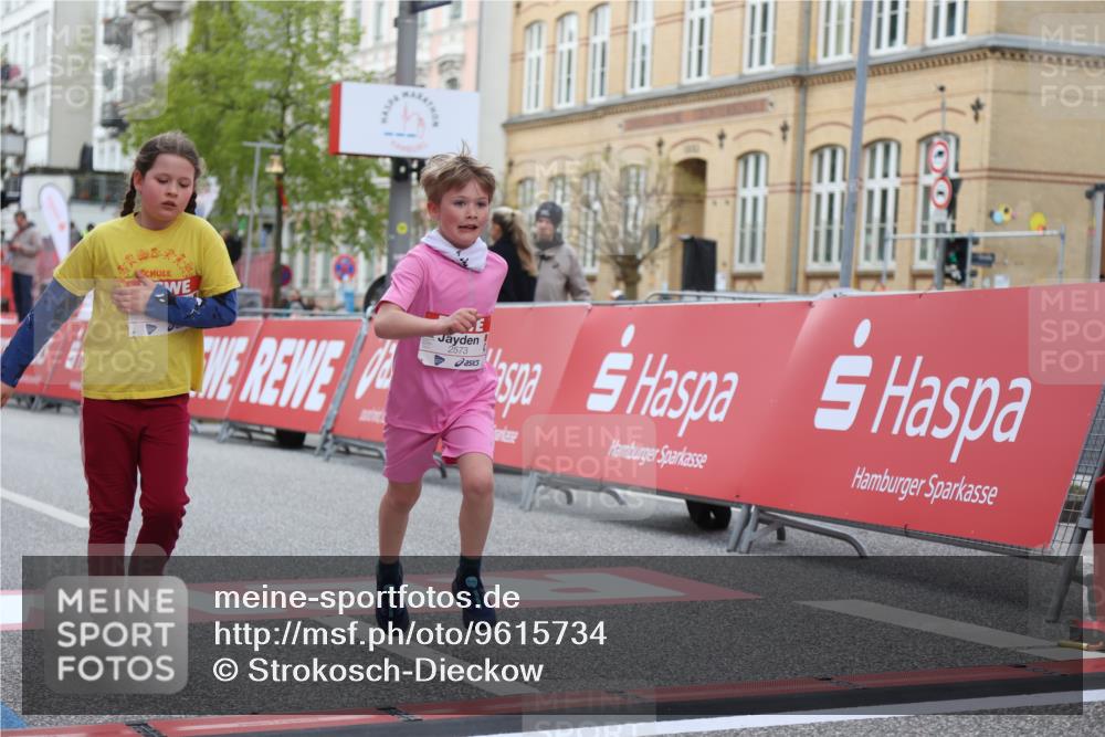 25.04.2026 - Das Zehntel Strokosch-Dieckow http://msf.ph/oto/9615734 25.04.2026 09:07:55 Ziel 1236, 1347, 1403, 1442, 2757, 3910 meine-sportfotos.de