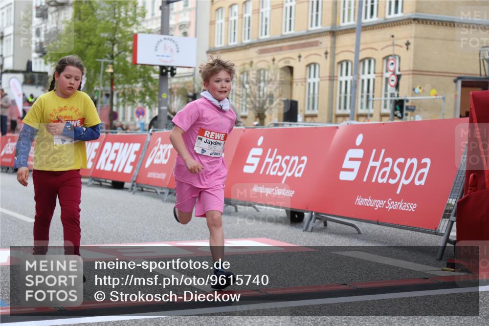25.04.2026 - Das Zehntel Strokosch-Dieckow http://msf.ph/oto/9615740 25.04.2026 09:07:55 Ziel 1236, 1347, 1403, 1442, 2757, 3910 meine-sportfotos.de