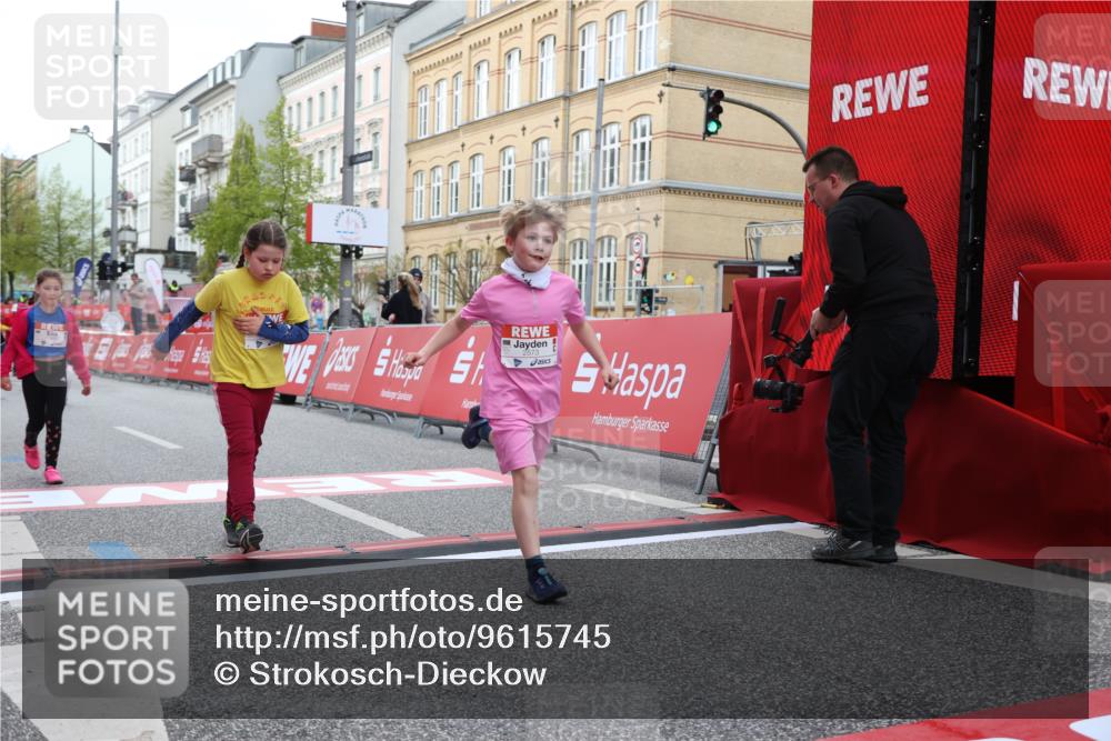 25.04.2026 - Das Zehntel Strokosch-Dieckow http://msf.ph/oto/9615745 25.04.2026 09:07:55 Ziel 1236, 1347, 1403, 1442, 2757, 3910 meine-sportfotos.de