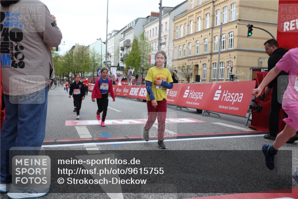 25.04.2026 - Das Zehntel Strokosch-Dieckow http://msf.ph/oto/9615755 25.04.2026 09:07:56 Ziel 1236, 1347, 1403, 1413, 1442, 2757, 3910 meine-sportfotos.de