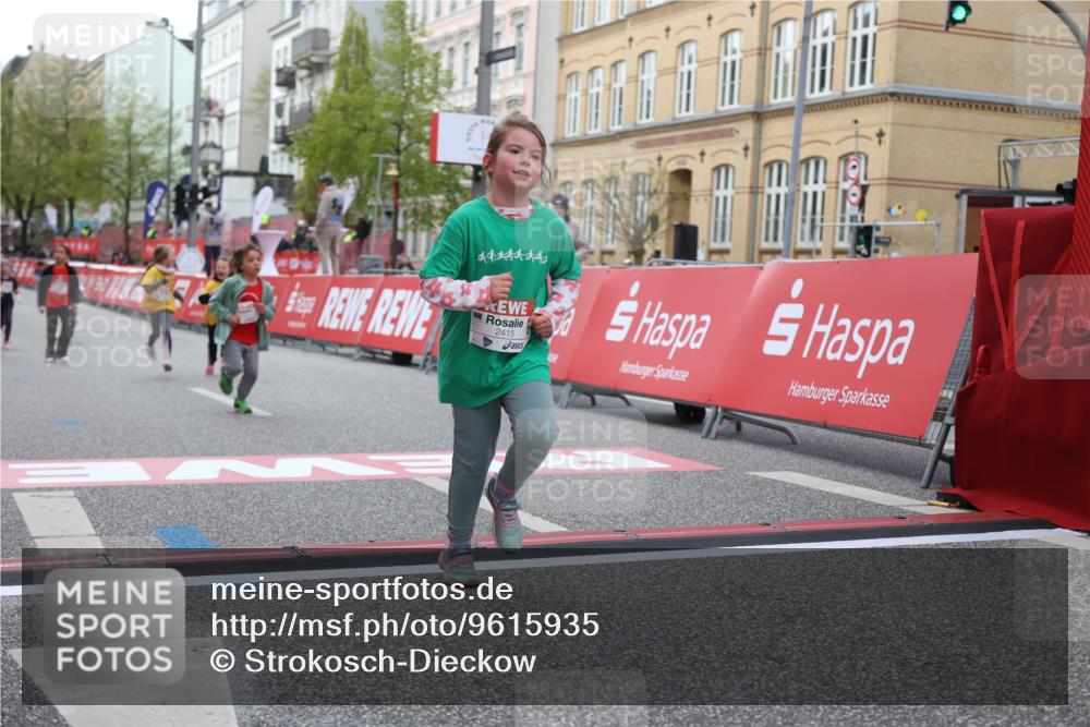 25.04.2026 - Das Zehntel Strokosch-Dieckow http://msf.ph/oto/9615935 25.04.2026 09:08:19 Ziel 2206, 2415 meine-sportfotos.de