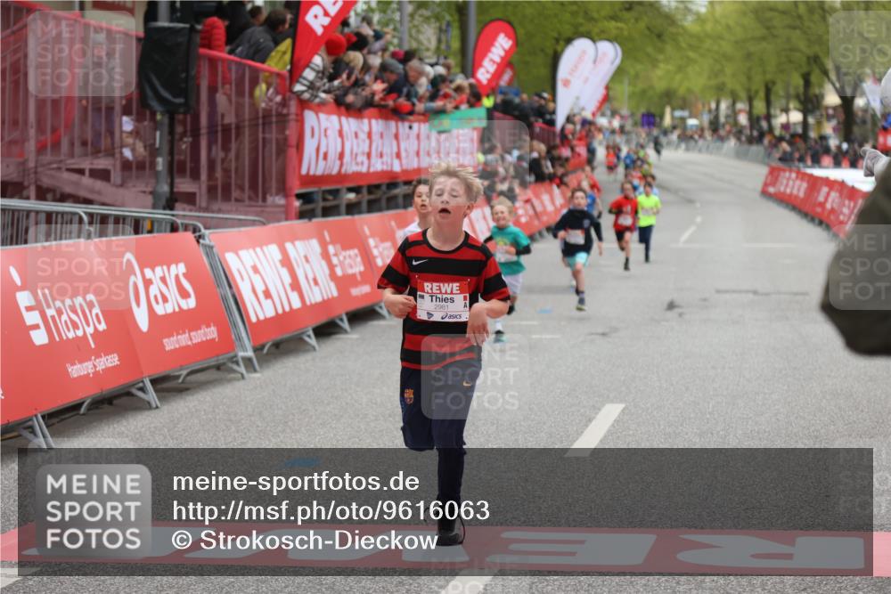 25.04.2026 - Das Zehntel Strokosch-Dieckow http://msf.ph/oto/9616063 25.04.2026 08:48:08 Ziel 2958, 2981 meine-sportfotos.de