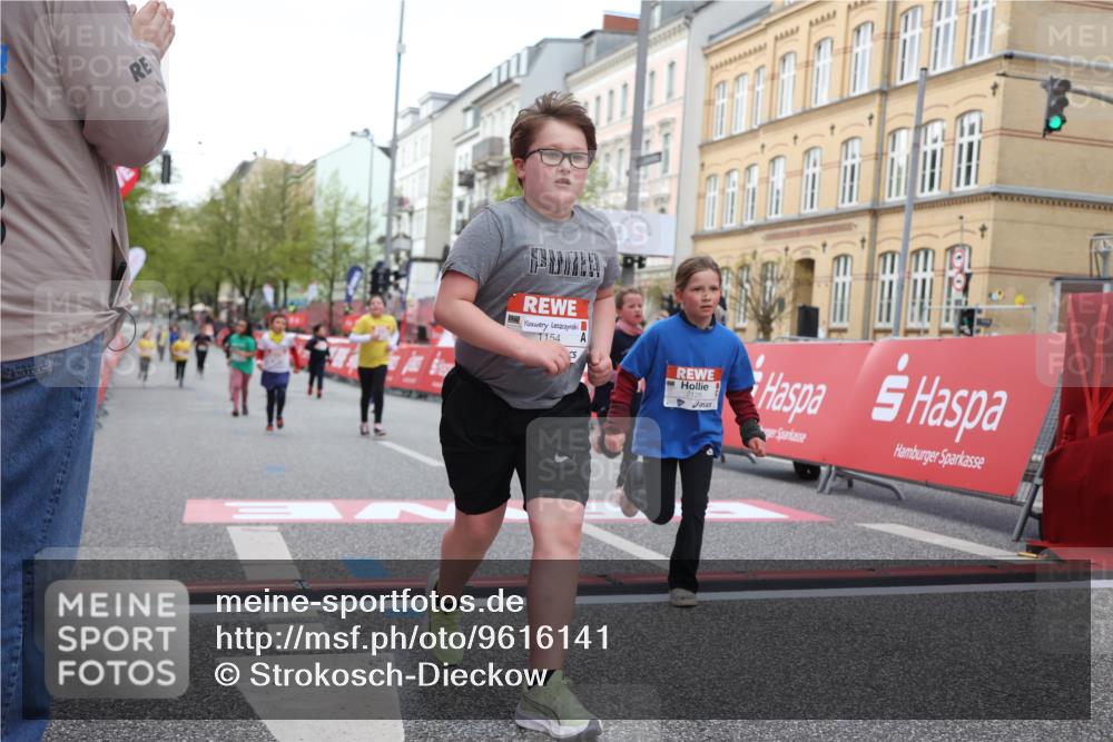 25.04.2026 - Das Zehntel Strokosch-Dieckow http://msf.ph/oto/9616141 25.04.2026 09:08:39 Ziel 1061, 1094, 1154, 1862, 2110, 2125, 2577 meine-sportfotos.de