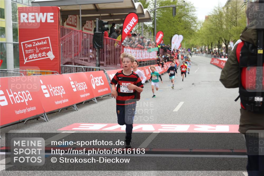 25.04.2026 - Das Zehntel Strokosch-Dieckow http://msf.ph/oto/9616163 25.04.2026 08:48:09 Ziel 2005, 2981, 3402 meine-sportfotos.de