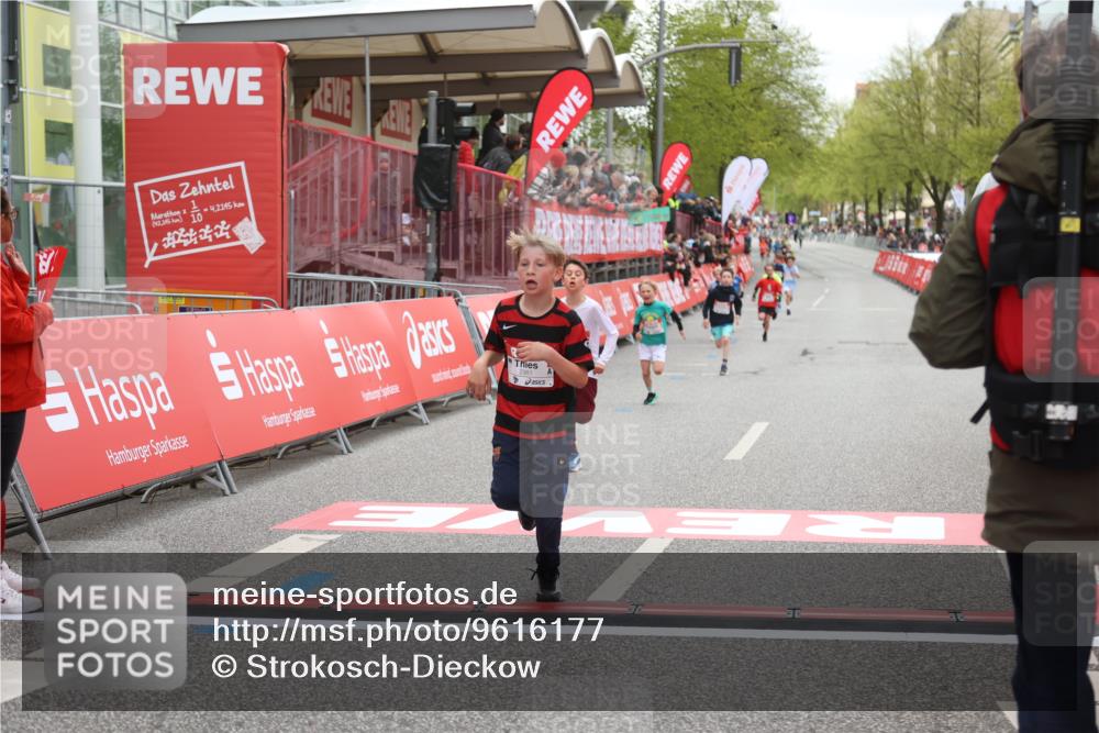 25.04.2026 - Das Zehntel Strokosch-Dieckow http://msf.ph/oto/9616177 25.04.2026 08:48:09 Ziel 2005, 2981, 3402 meine-sportfotos.de