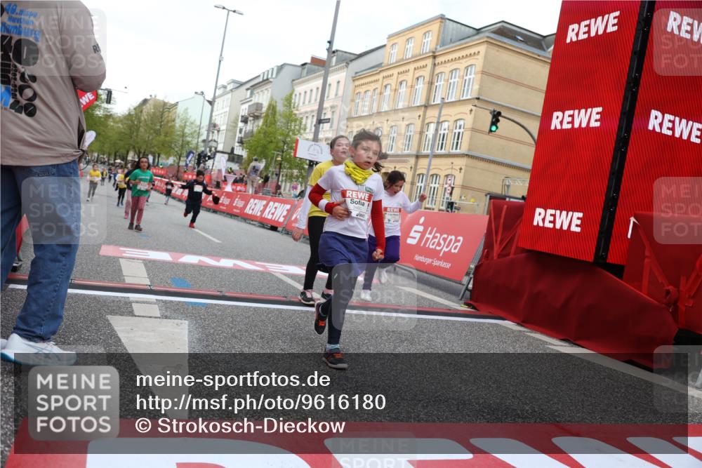 25.04.2026 - Das Zehntel Strokosch-Dieckow http://msf.ph/oto/9616180 25.04.2026 09:08:43 Ziel 1094, 1154, 2125, 2779, 3460, 3462 meine-sportfotos.de