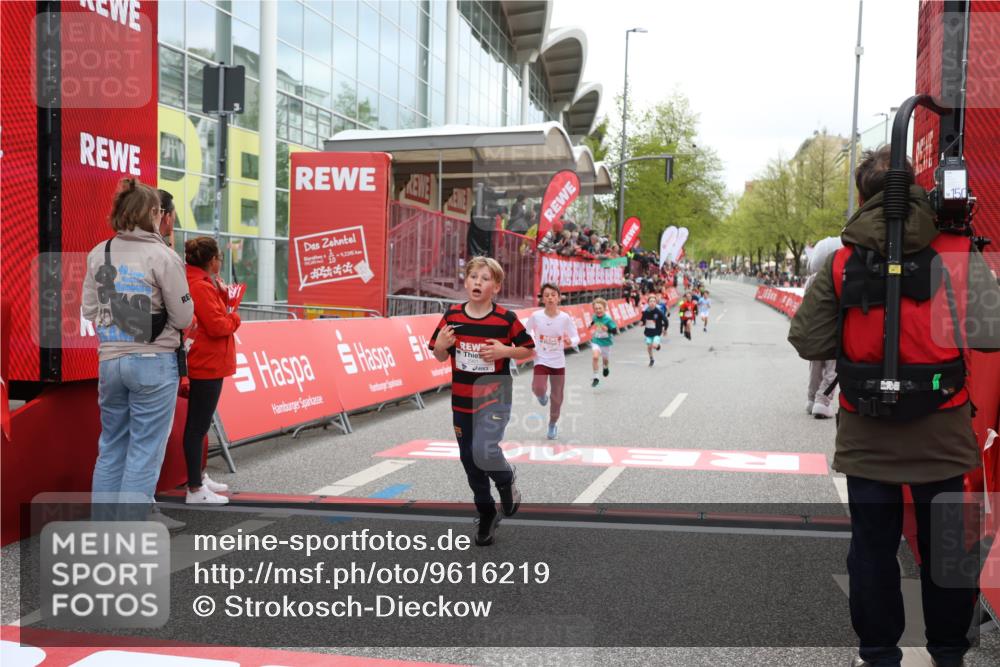 25.04.2026 - Das Zehntel Strokosch-Dieckow http://msf.ph/oto/9616219 25.04.2026 08:48:09 Ziel 2005, 2981, 3402 meine-sportfotos.de