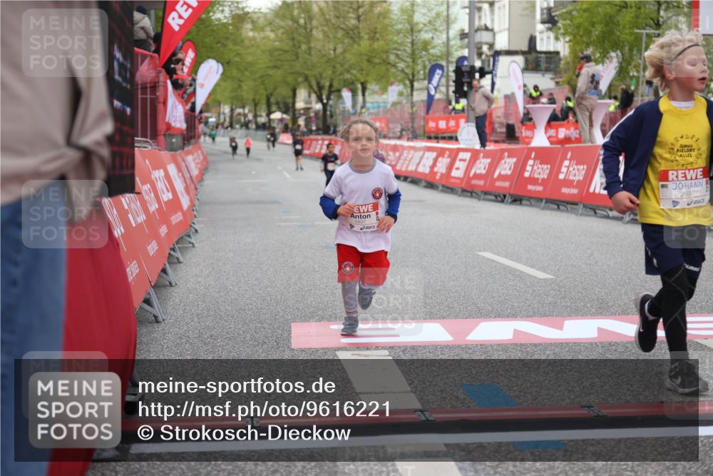 25.04.2026 - Das Zehntel Strokosch-Dieckow http://msf.ph/oto/9616221 25.04.2026 09:08:56 Ziel 1060, 1065, 1855, 2689, 2692, 2697, 2699, 2837, 3497 meine-sportfotos.de