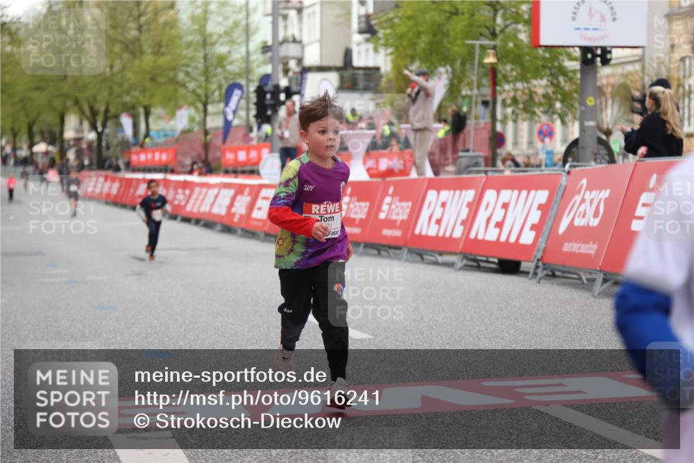 25.04.2026 - Das Zehntel Strokosch-Dieckow http://msf.ph/oto/9616241 25.04.2026 09:08:58 Ziel 1060, 1065, 1921, 2692, 2697, 2837 meine-sportfotos.de