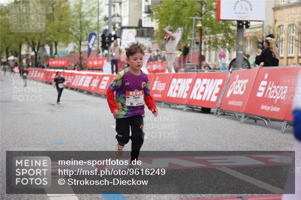 25.04.2026 - Das Zehntel Strokosch-Dieckow http://msf.ph/oto/9616249 25.04.2026 09:08:58 Ziel 1060, 1065, 1921, 2692, 2697, 2837 meine-sportfotos.de