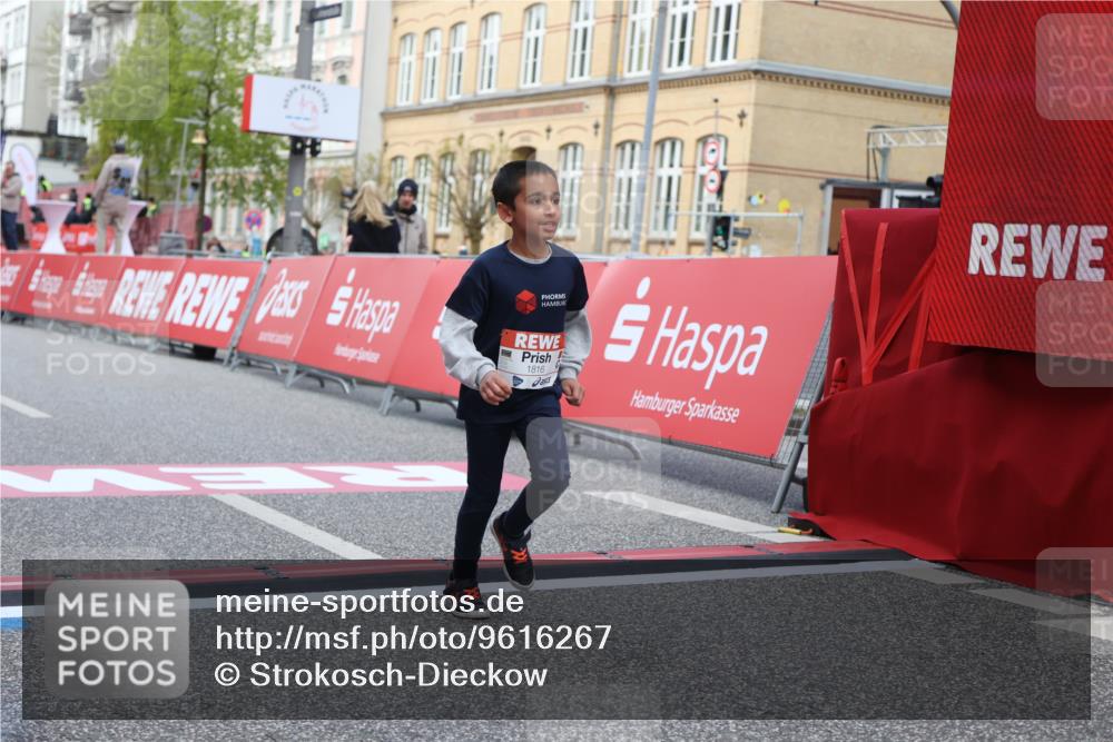 25.04.2026 - Das Zehntel Strokosch-Dieckow http://msf.ph/oto/9616267 25.04.2026 09:09:05 Ziel 1816, 1921 meine-sportfotos.de