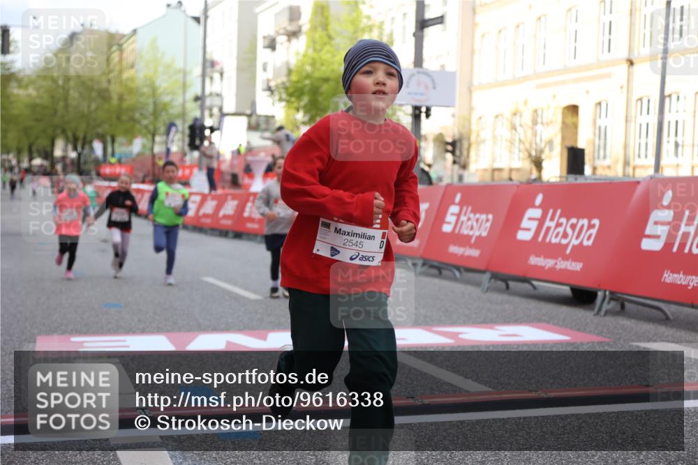 25.04.2026 - Das Zehntel Strokosch-Dieckow http://msf.ph/oto/9616338 25.04.2026 09:09:44 Ziel 1378, 2199 meine-sportfotos.de