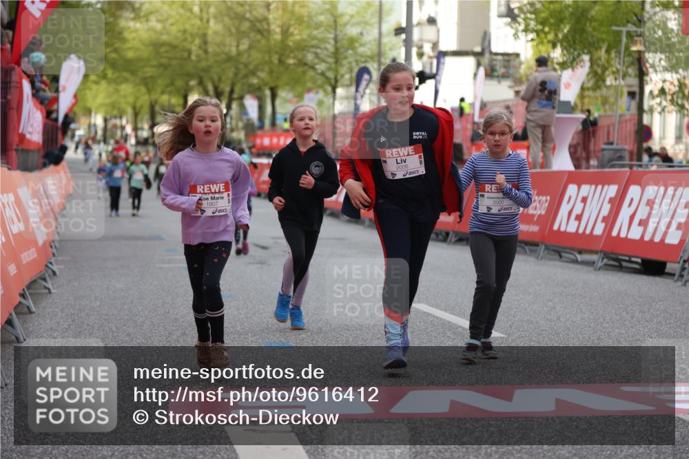 25.04.2026 - Das Zehntel Strokosch-Dieckow http://msf.ph/oto/9616412 25.04.2026 09:10:04 Ziel 1907, 1915, 2000, 2008 meine-sportfotos.de