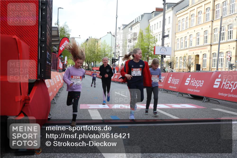 25.04.2026 - Das Zehntel Strokosch-Dieckow http://msf.ph/oto/9616421 25.04.2026 09:10:05 Ziel 1907, 1915, 2000, 2008 meine-sportfotos.de