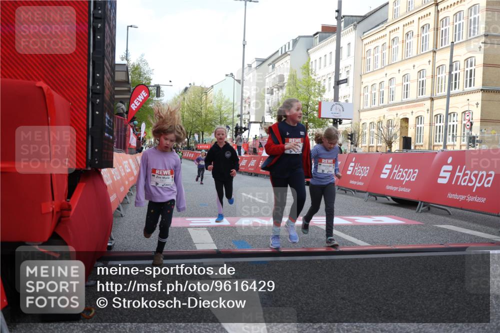 25.04.2026 - Das Zehntel Strokosch-Dieckow http://msf.ph/oto/9616429 25.04.2026 09:10:05 Ziel 1907, 1915, 2000, 2008 meine-sportfotos.de