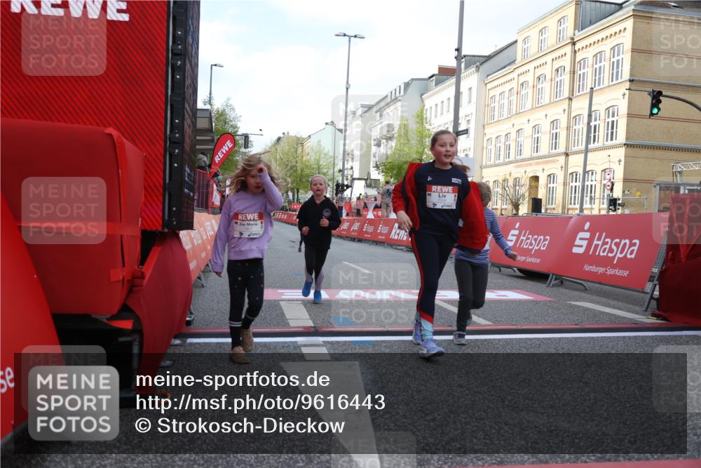 25.04.2026 - Das Zehntel Strokosch-Dieckow http://msf.ph/oto/9616443 25.04.2026 09:10:06 Ziel 1907, 1915, 2000, 2008 meine-sportfotos.de