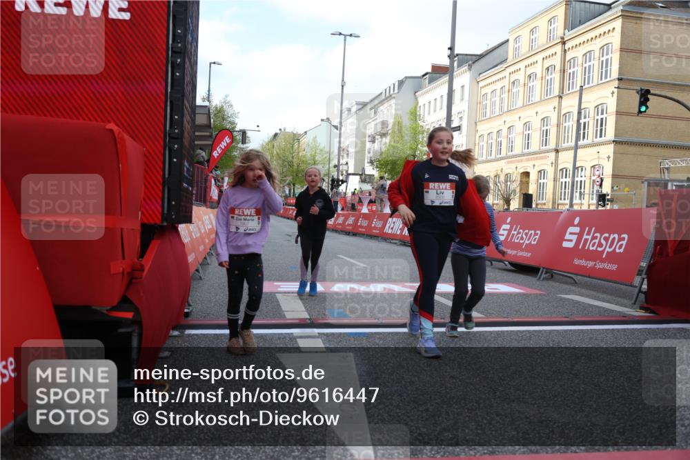 25.04.2026 - Das Zehntel Strokosch-Dieckow http://msf.ph/oto/9616447 25.04.2026 09:10:06 Ziel 1907, 1915, 2000, 2008 meine-sportfotos.de