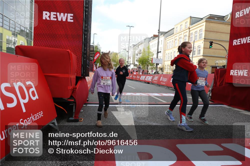 25.04.2026 - Das Zehntel Strokosch-Dieckow http://msf.ph/oto/9616456 25.04.2026 09:10:06 Ziel 1907, 1915, 2000, 2008 meine-sportfotos.de